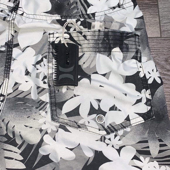 Hurley Swim Shorts Men’s size 31 - Picture 7 of 9